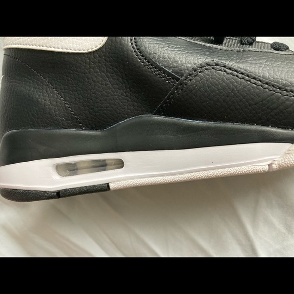 NWB Nike Flight Legacy 👟, size 8. - Picture 10 of 15